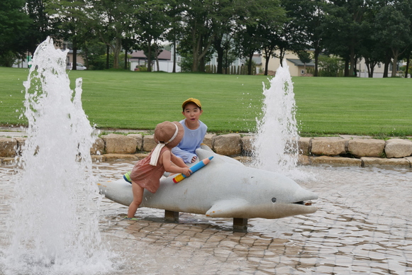南公園で水遊び
