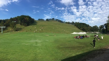 新嵐山のふもとからの風景